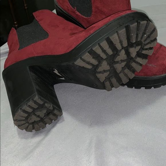 Red/Maroon  tractor boots - Picture 2 of 3